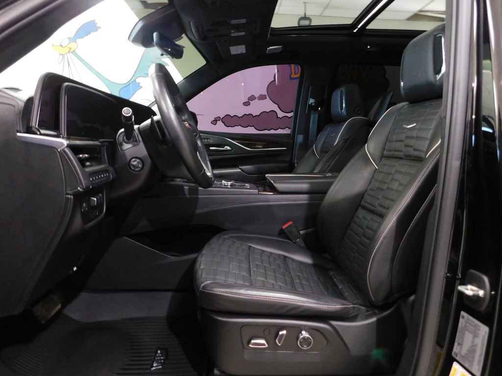 Used 2022 Cadillac Escalade Sport Platinum w/ LPO, ONYX Package AWD/4WD image 22