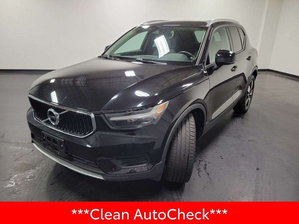 Used 2020 Volvo XC40 T5 Momentum w/ Protection Package Premier AWD/4WD image 4