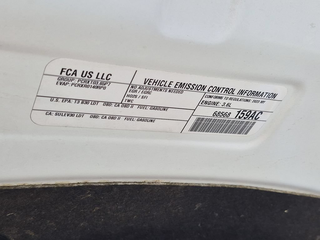 Used 2023 Chrysler Pacifica Touring-L FWD image 38
