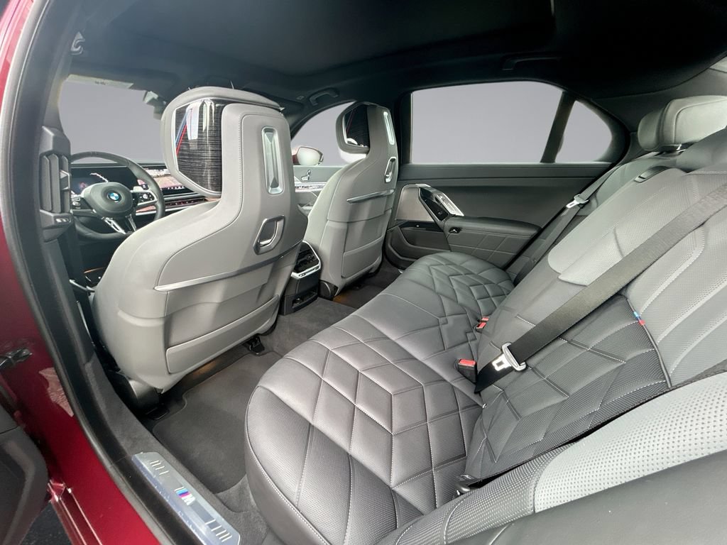 Used 2026 BMW 740i RWD image 32