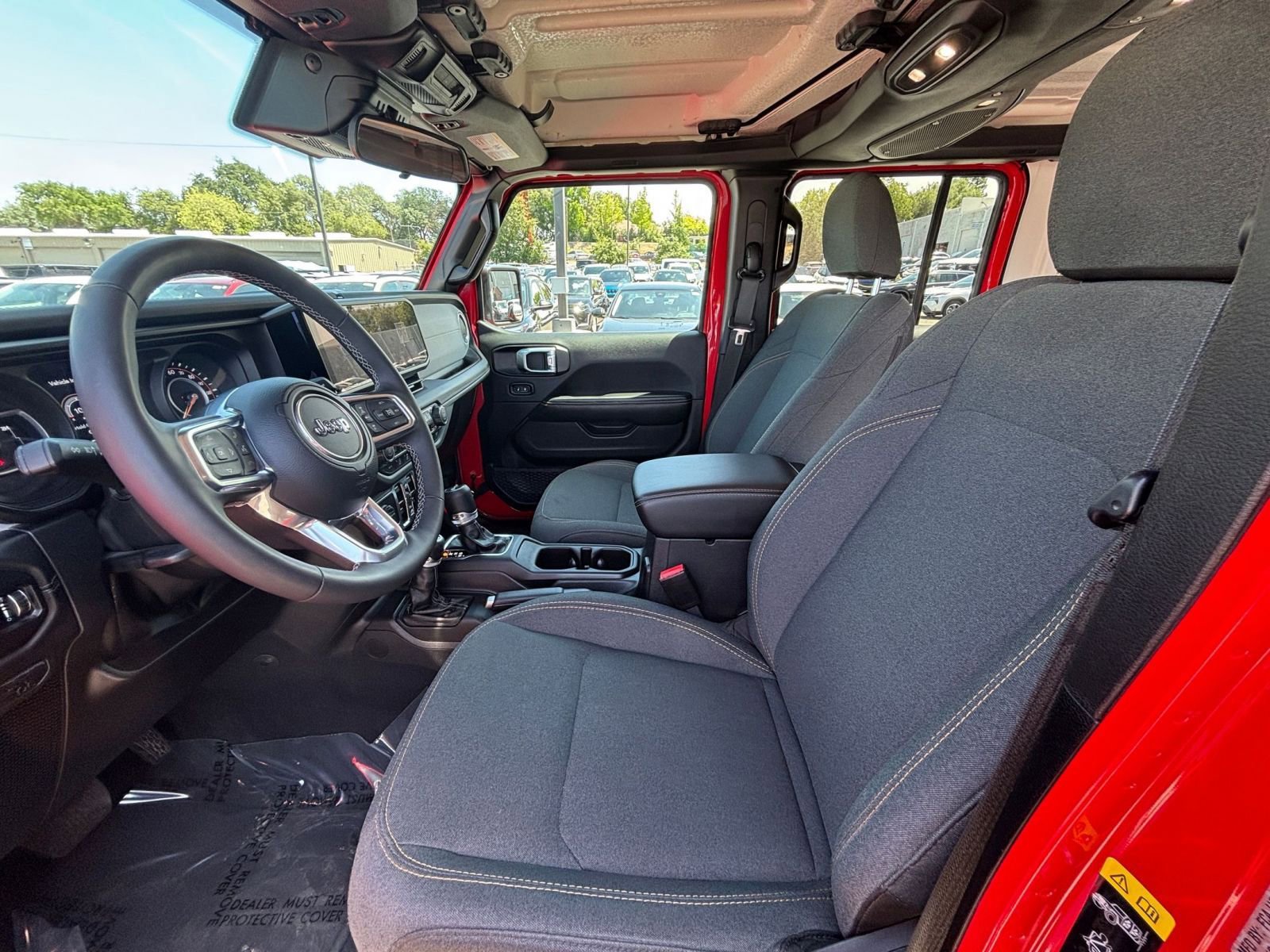 Used 2025 Jeep Wrangler Unlimited Sahara AWD/4WD image 27