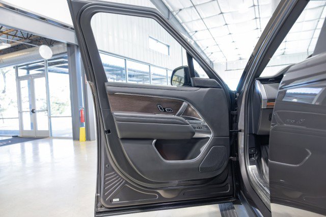 Used 2023 Land Rover Range Rover Long Wheelbase Autobiography image 37