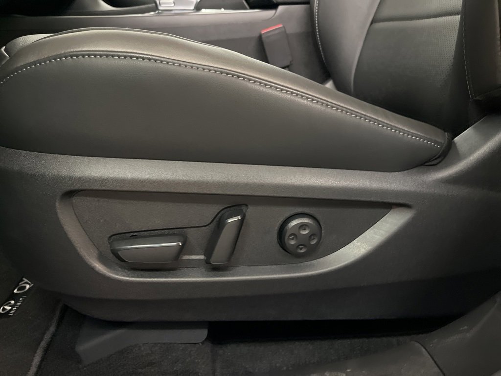 Certified 2025 INFINITI QX50 Luxe image 11