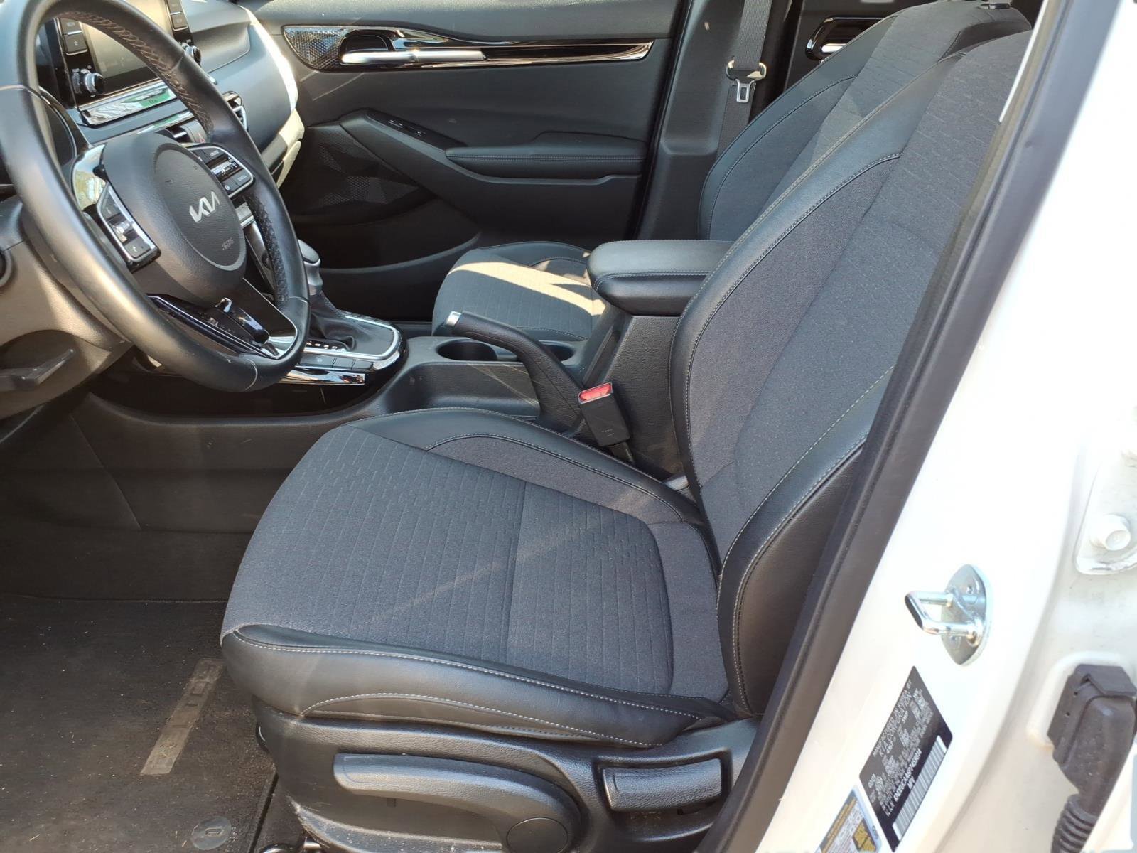 Used 2023 Kia Seltos S image 11