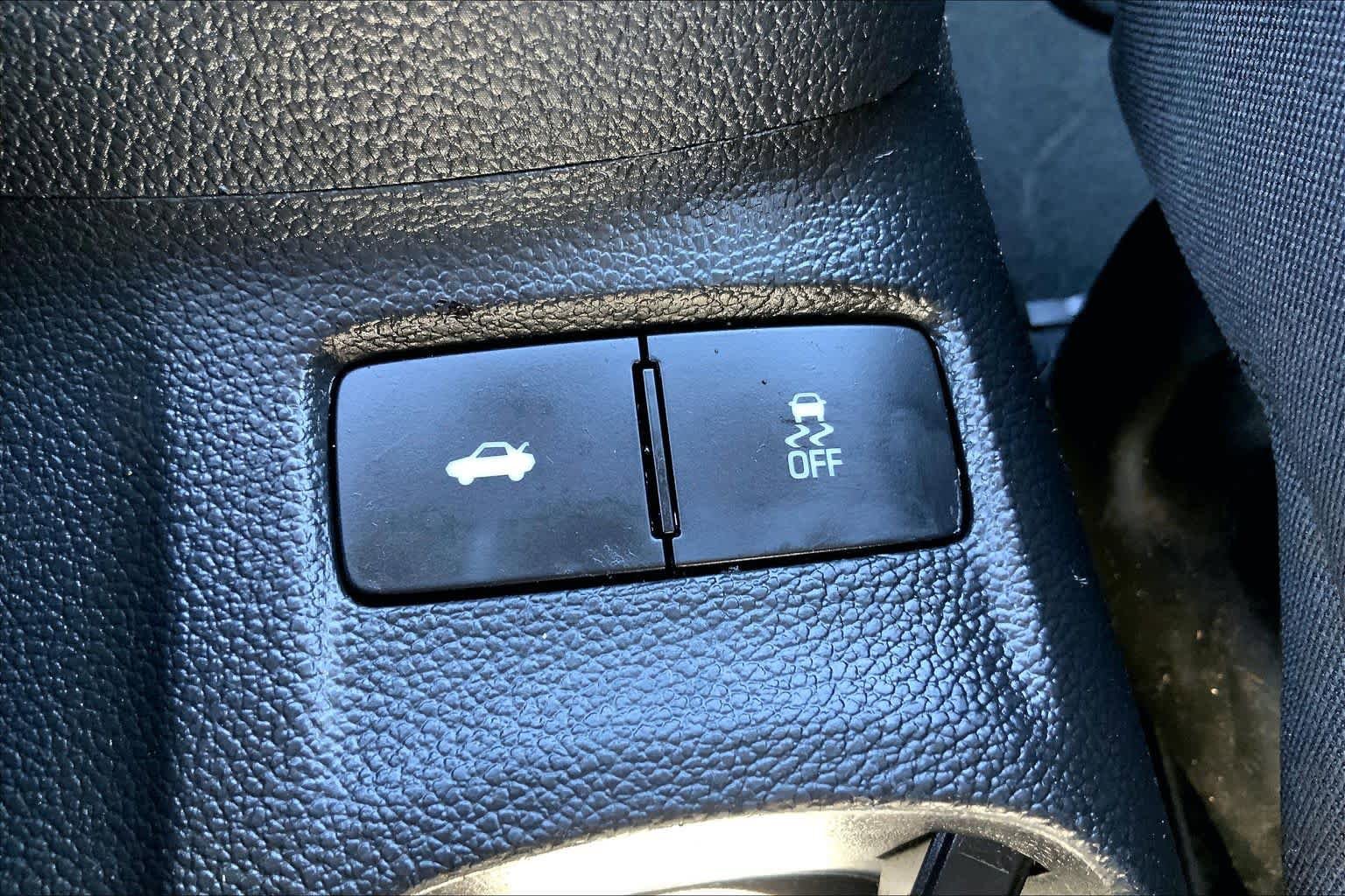 Used 2019 Chevrolet Sonic LT FWD image 34