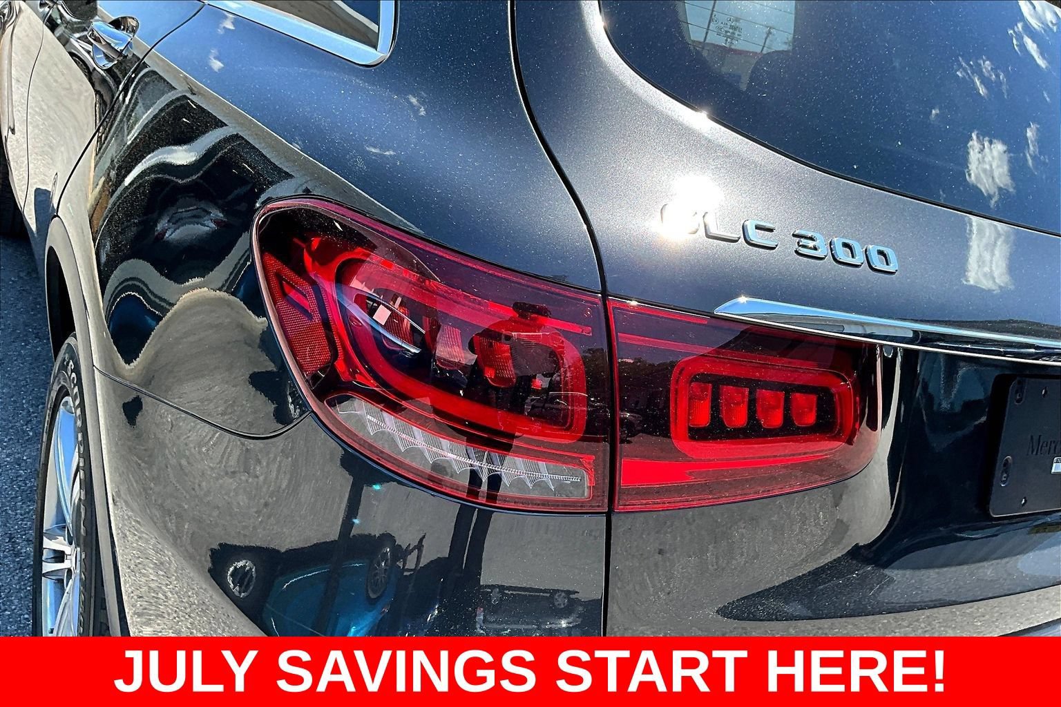 Used 2021 Mercedes-Benz GLC 300 w/ Premium Package image 29