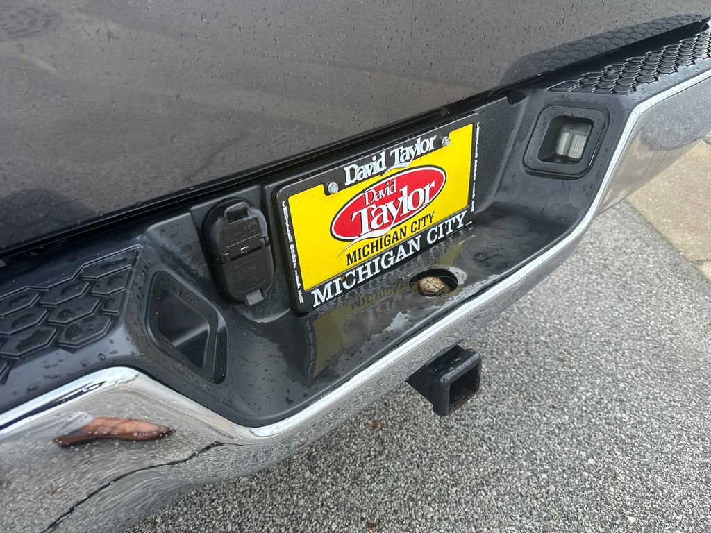 Used 2017 RAM 1500 Classic SLT image 34