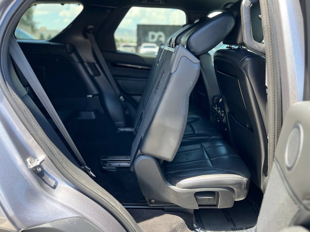 Used 2020 Land Rover Discovery SE AWD/4WD image 27
