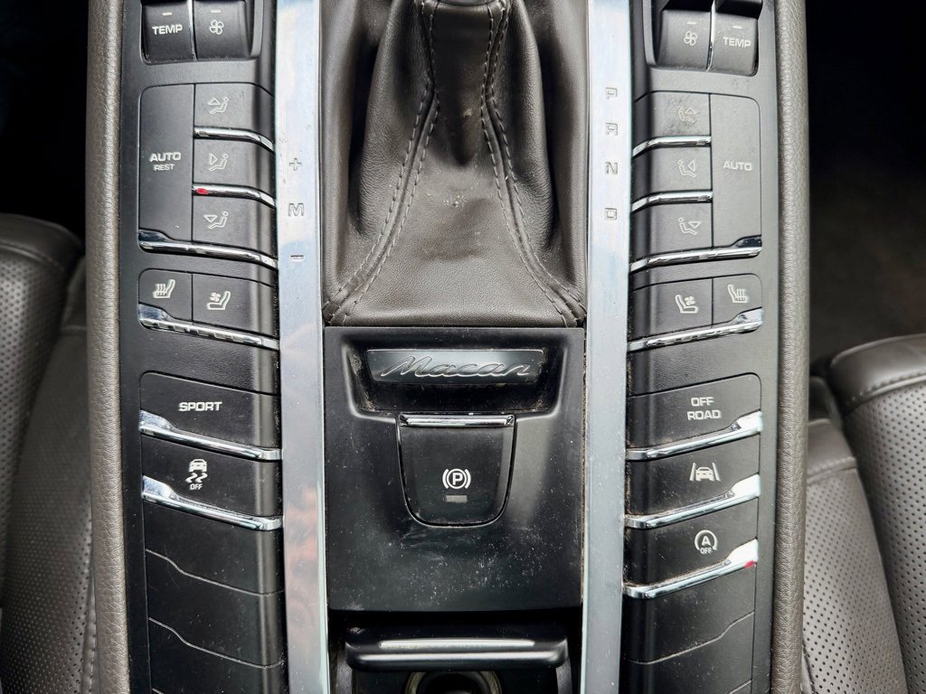 Used 2018 Porsche Macan image 35