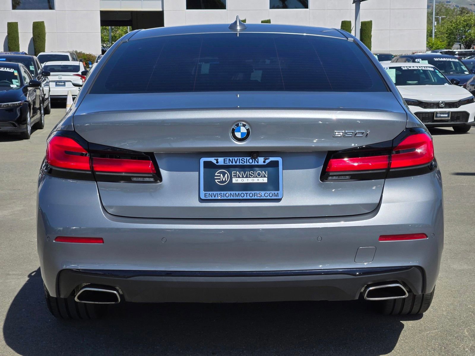 Used 2023 BMW 530i w/ Premium Package image 6