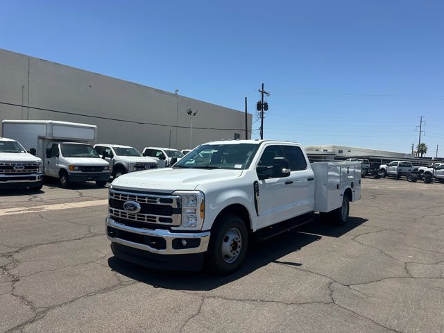 New 2025 Ford F350 XL w/ XL Chrome Package image 4