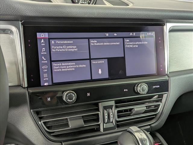 Certified 2025 Porsche Macan AWD/4WD image 18