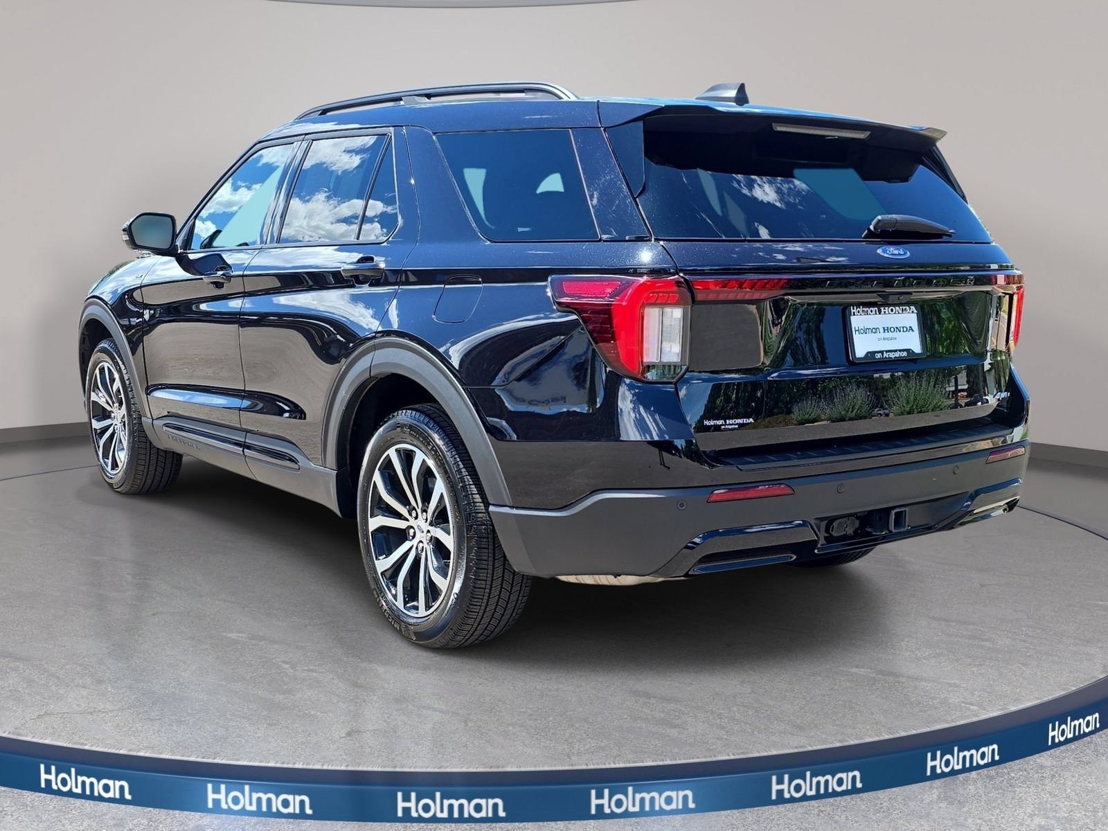 Used 2025 Ford Explorer ST-Line AWD/4WD image 8