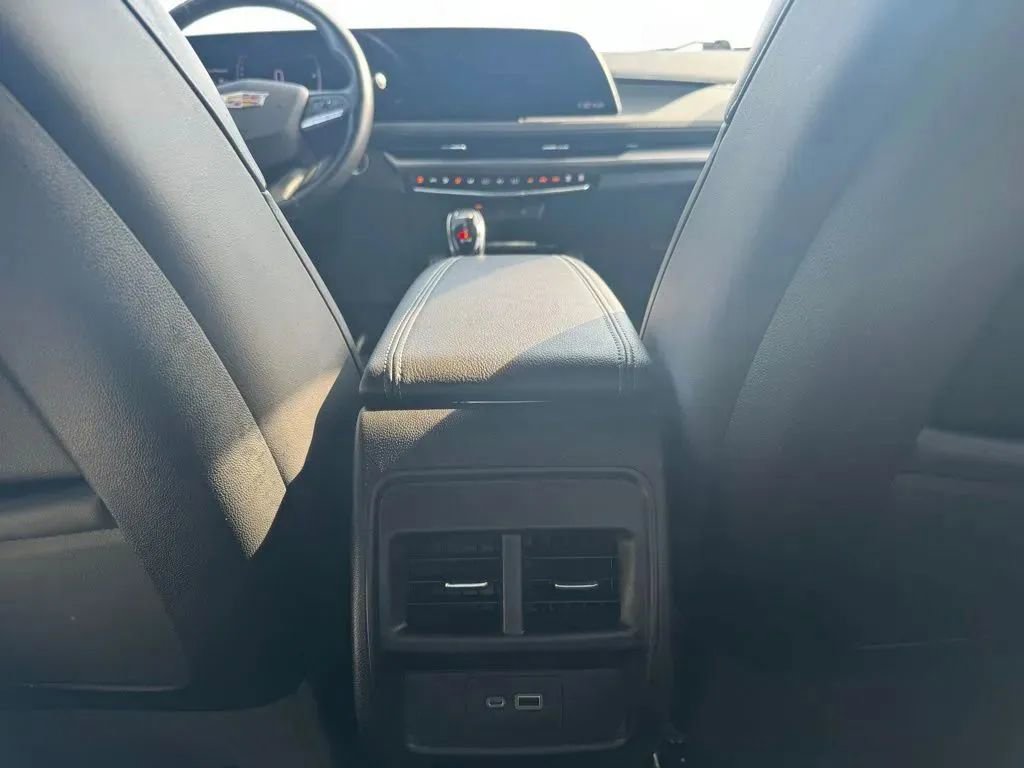 Used 2024 Cadillac XT4 Premium Luxury image 19