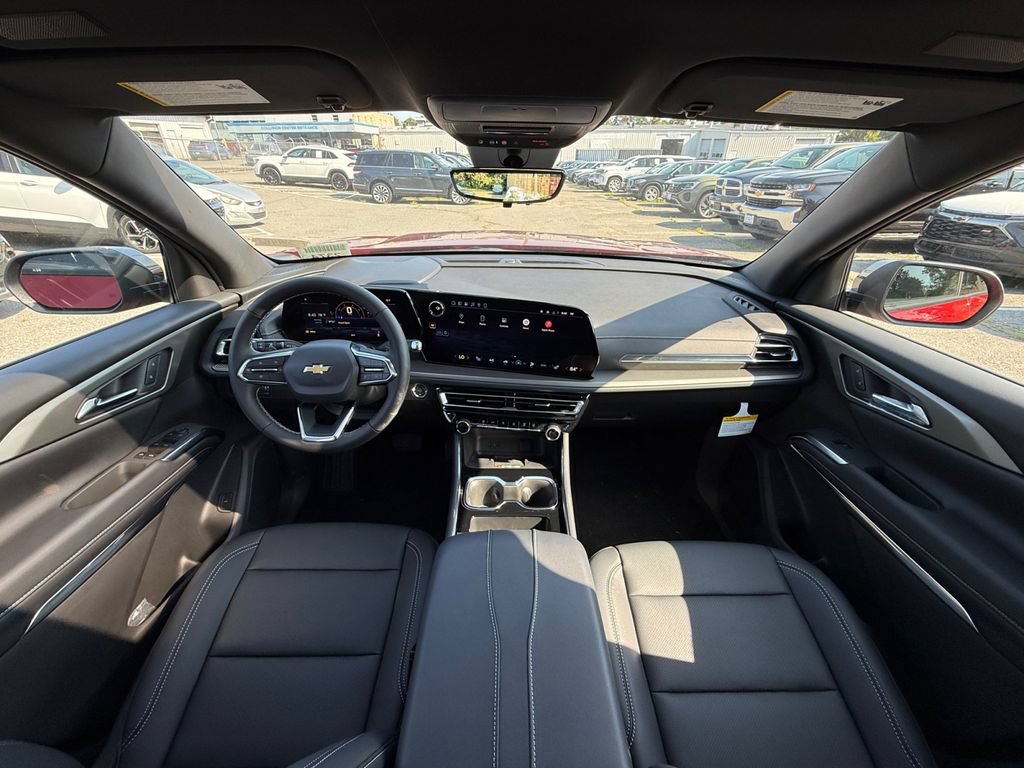 New 2026 Chevrolet Traverse LT w/ Sun and Wheel Package FWD image 24