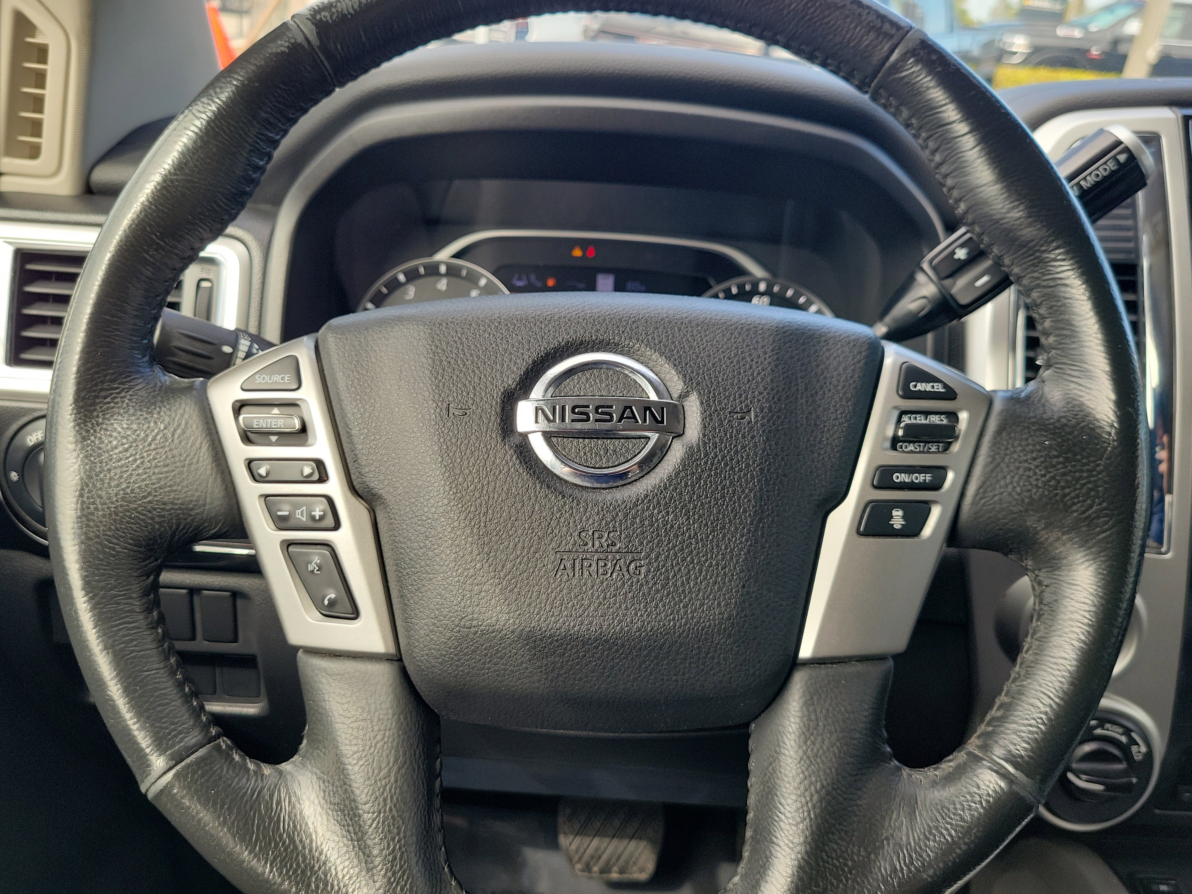 Used 2021 Nissan Titan SV w/ SV Convenience Package AWD/4WD image 17