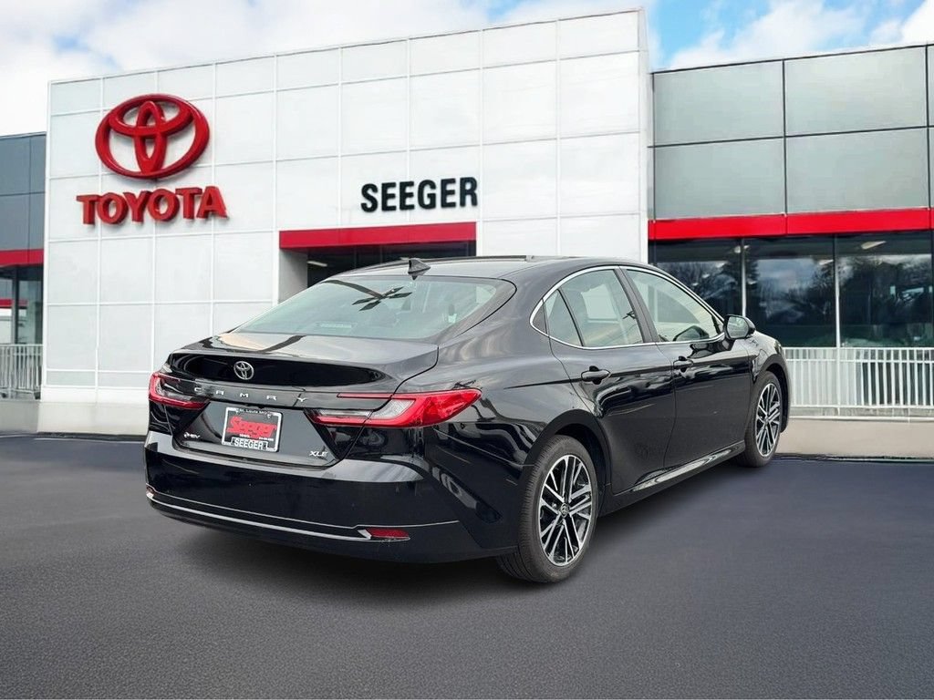 Used 2026 Toyota Camry XLE FWD video 3