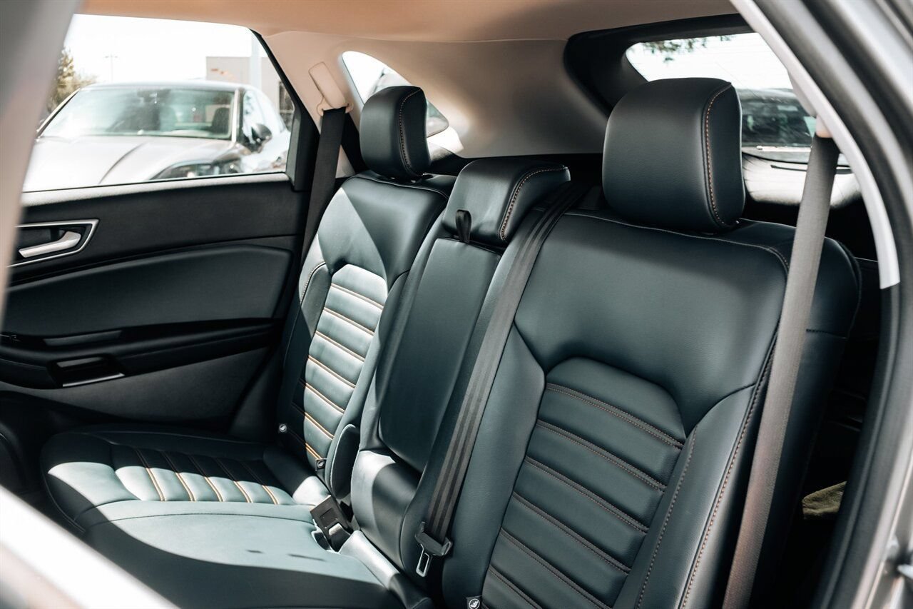 Used 2022 Ford Edge SEL w/ Sport Appearance Package AWD/4WD image 40