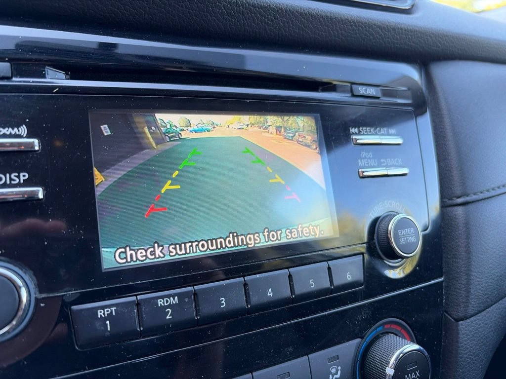 Used 2017 Nissan Rogue AWD image 22