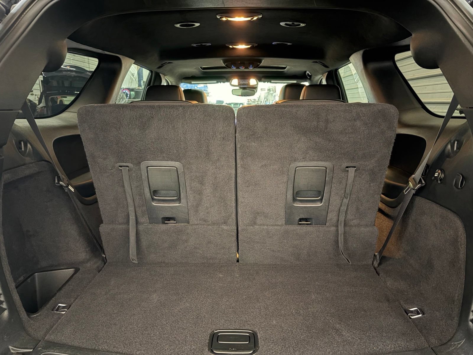 Used 2022 Dodge Durango R/T w/ Hemi Orange Plus Package AWD/4WD image 36