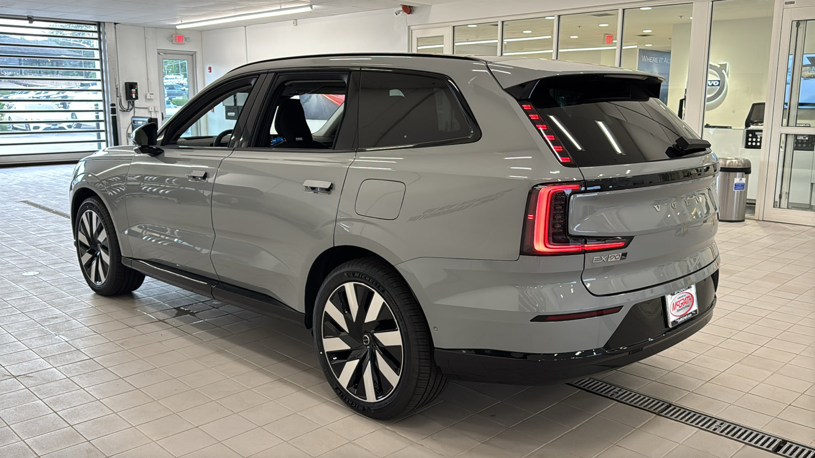 New 2026 Volvo EX90 Ultra AWD/4WD image 7