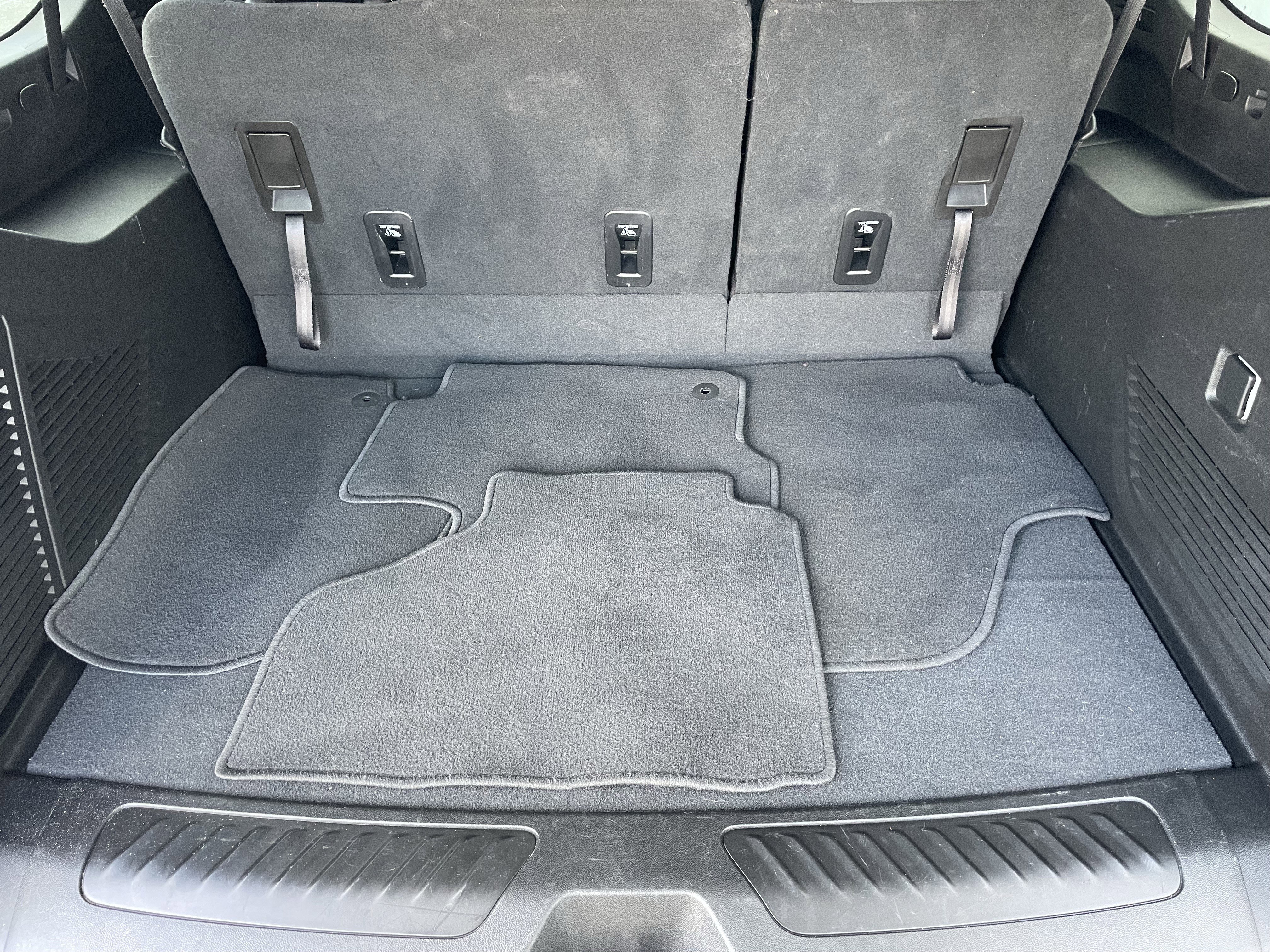 Used 2023 GMC Yukon XL SLE w/ Gmc Pro Safety Plus Package image 36