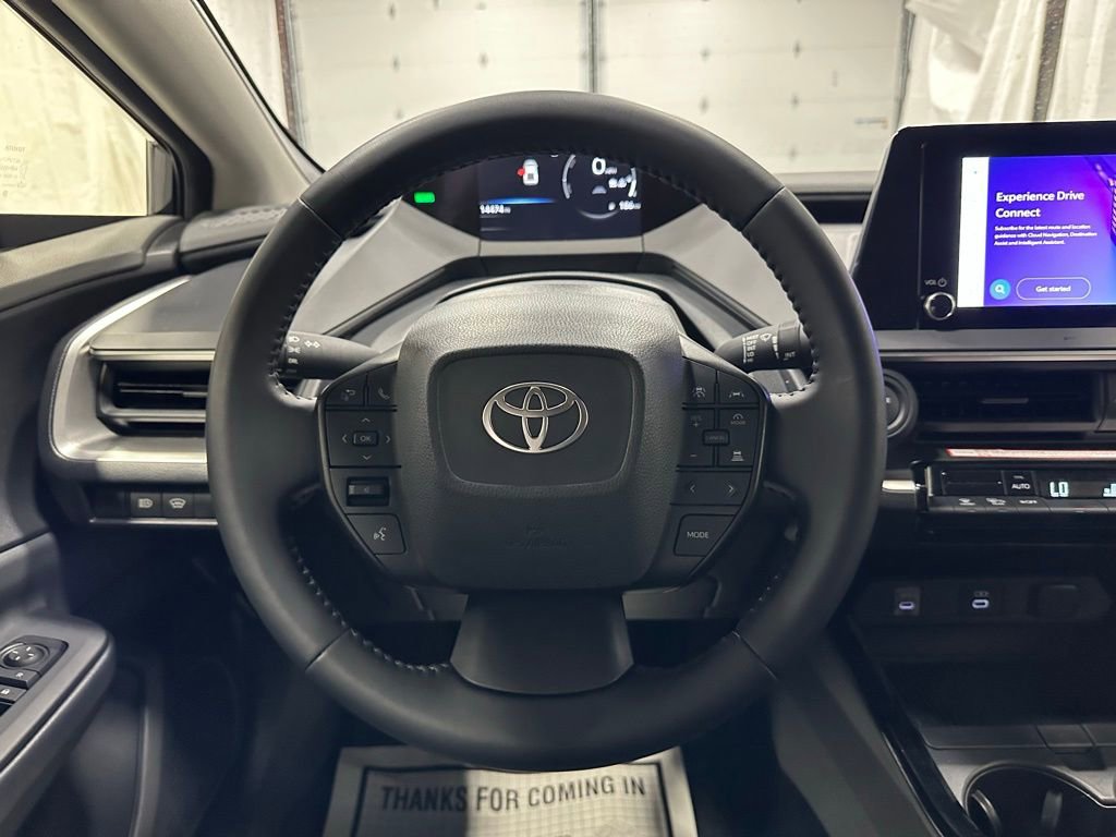 Used 2025 Toyota Prius LE FWD image 18