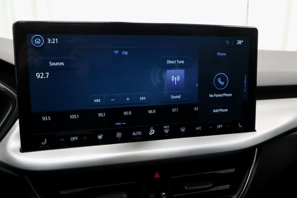 Used 2025 Ford Escape Platinum image 3