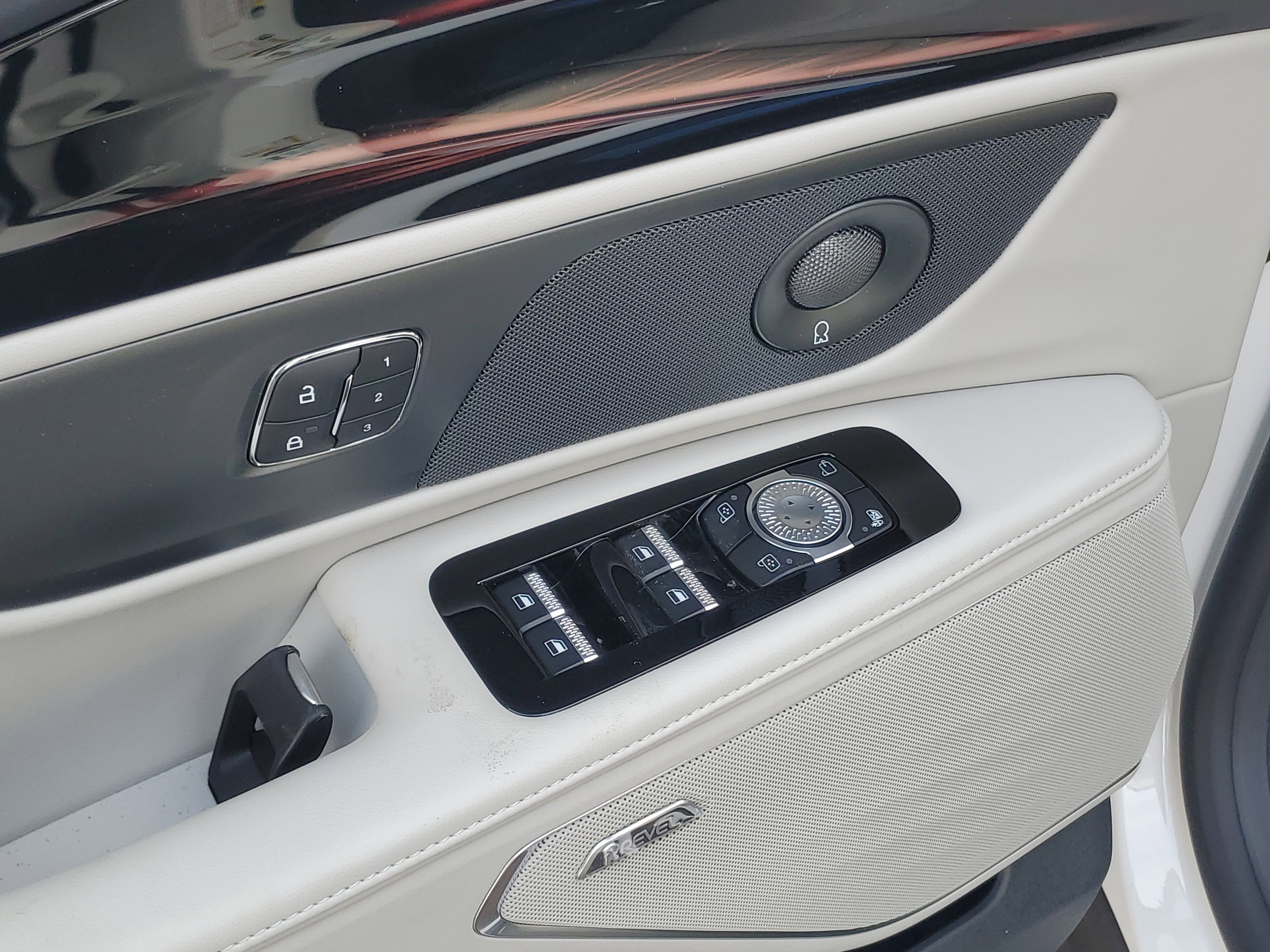 New 2026 Lincoln Nautilus Premier w/ Equipment Group 102A image 9