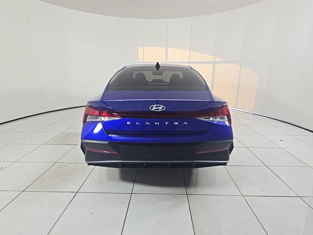 Used 2024 Hyundai Elantra SEL image 6