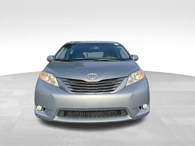 Used 2011 Toyota Sienna XLE image 34