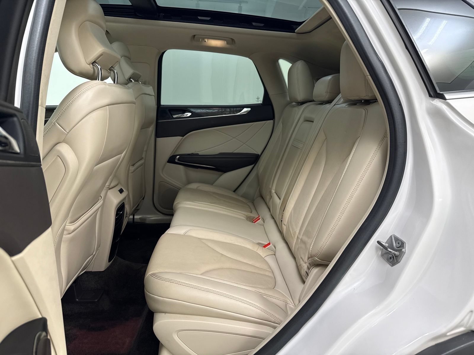 Used 2017 Lincoln MKC Reserve w/ Lincoln MKC Climate Package AWD/4WD image 22
