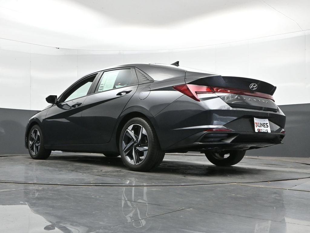 Used 2023 Hyundai Elantra SEL w/ Convenience Package FWD image 46