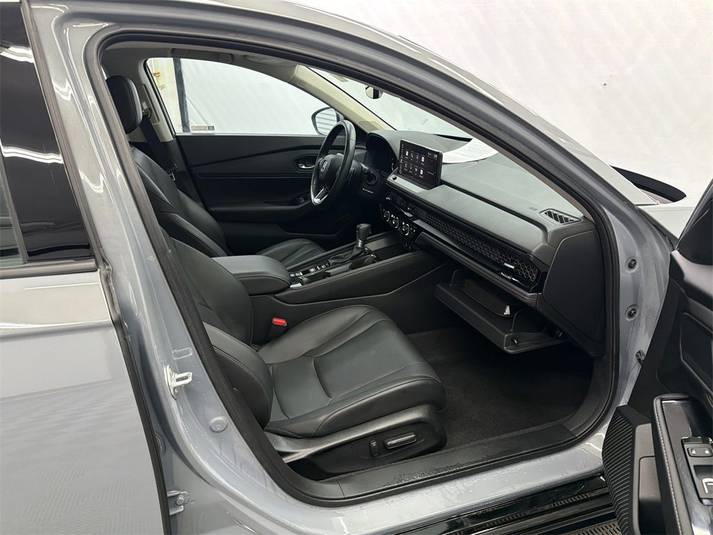 Used 2023 Honda Accord Touring image 15
