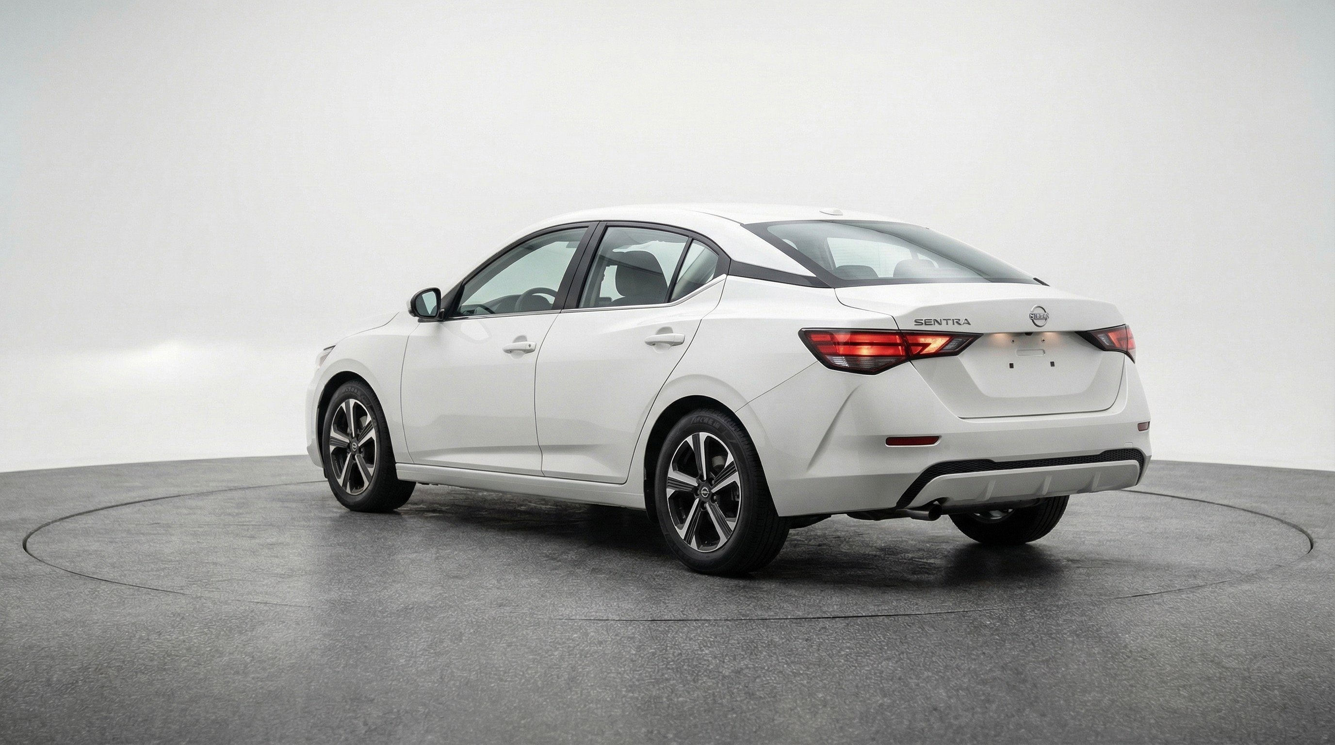 Used 2025 Nissan Sentra SV image 6