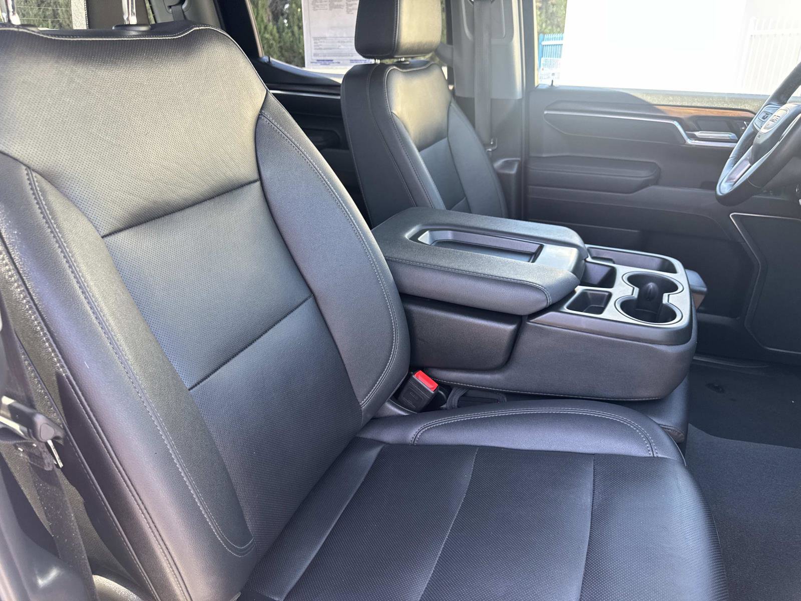 Used 2025 GMC Sierra 1500 SLT image 28