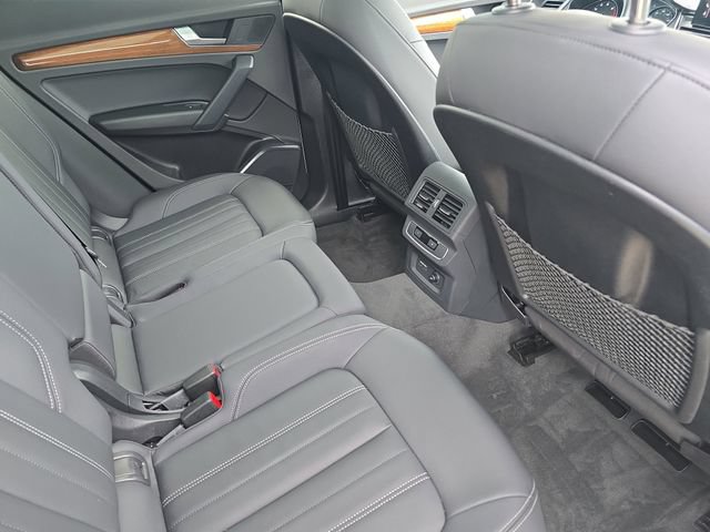 Used 2023 Audi Q5 2.0T Premium w/ Convenience Package AWD/4WD image 13