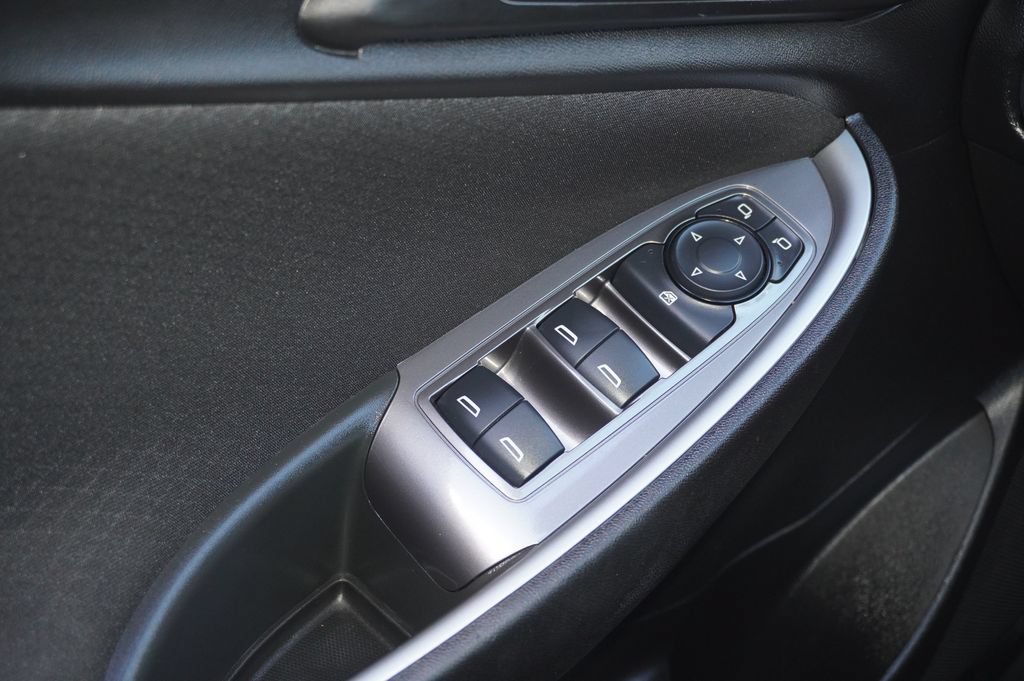 Used 2025 Chevrolet Malibu RS FWD image 14