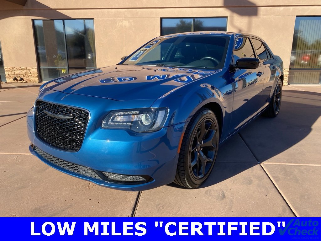 Used 2021 Chrysler 300 Touring w/ Sport Appearance Package video 2
