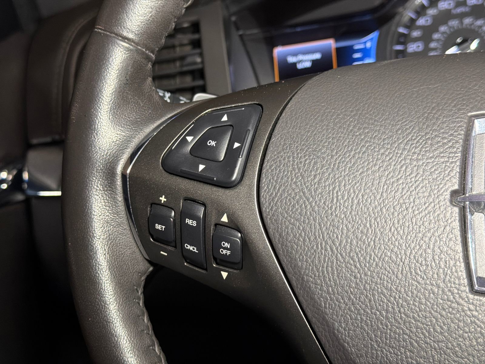 Used 2015 Lincoln MKS AWD w/ Equipment Group 101A image 20