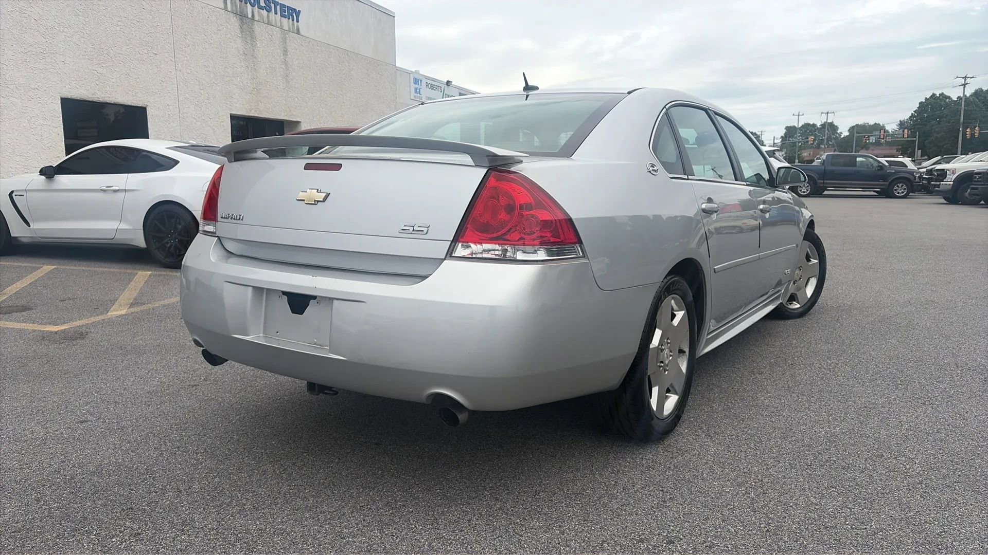 Used 2009 Chevrolet Impala SS w/ Convenience Package FWD image 12