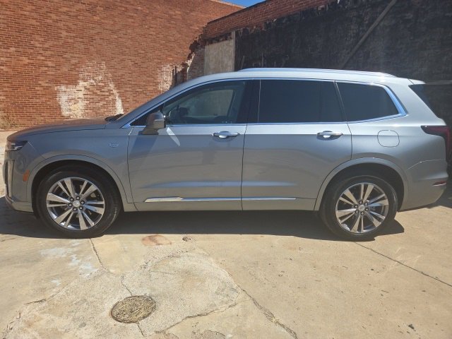 Certified 2025 Cadillac XT6 Premium Luxury image 4