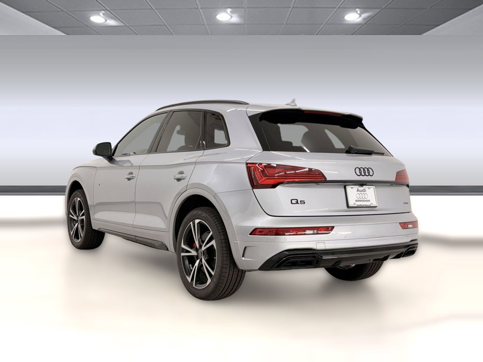 Certified 2025 Audi Q5 2.0T Premium Plus w/ Premium Plus Package AWD/4WD image 3