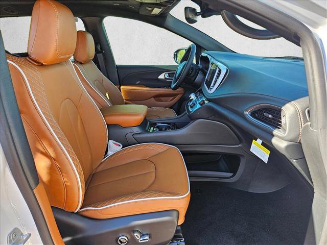 New 2026 Chrysler Pacifica Pinnacle FWD image 17