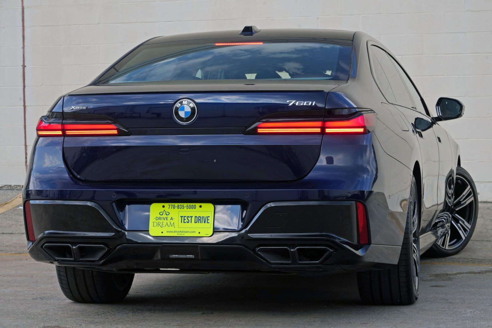 Used 2023 BMW 760i xDrive AWD/4WD image 5