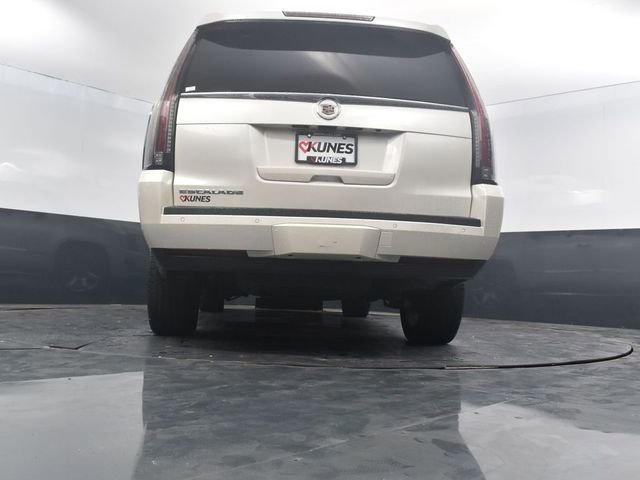 Used 2015 Cadillac Escalade ESV Luxury image 56
