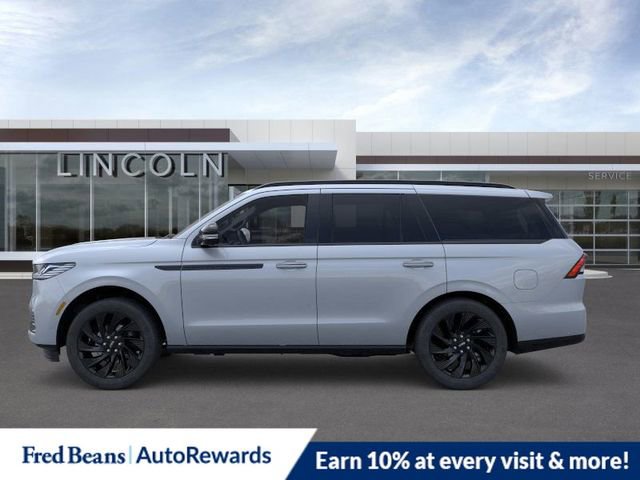 New 2025 Lincoln Navigator Reserve w/ Jet Appearance Package image 3