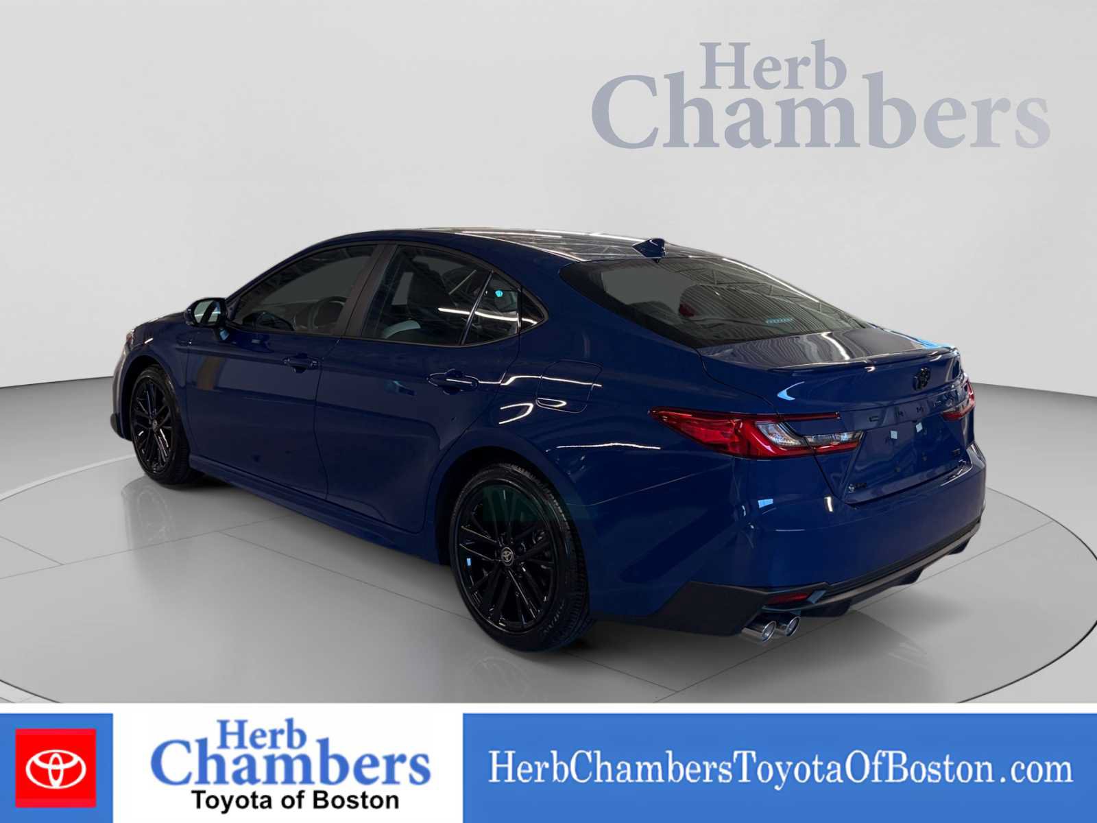 Used 2026 Toyota Camry SE FWD image 3