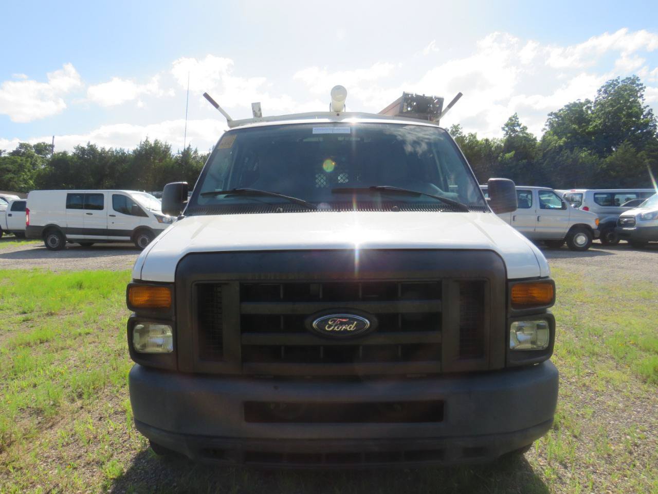 Used 2011 Ford E-250 and Econoline 250 w/ Commercial Cargo Van Pkg RWD image 2