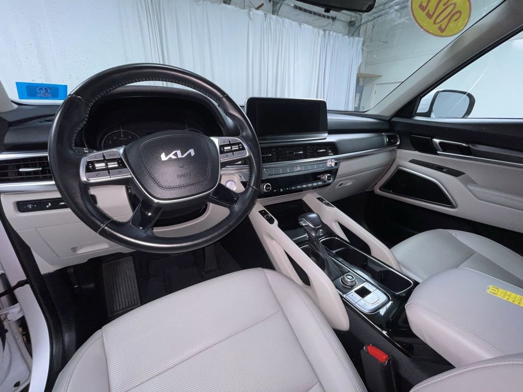 Used 2022 Kia Telluride S image 3